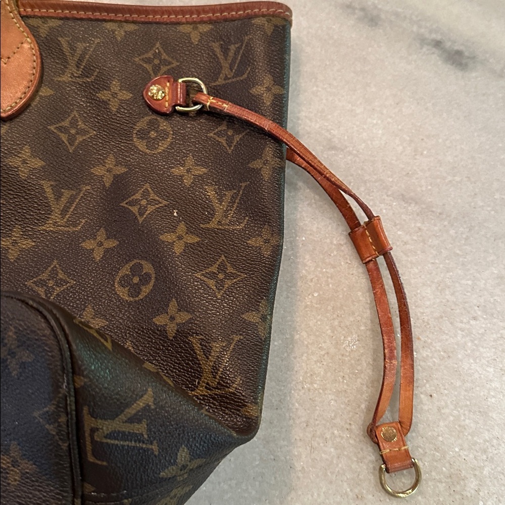 Louis Vuitton Brown Monogram Handbag - Picture 3 of 6